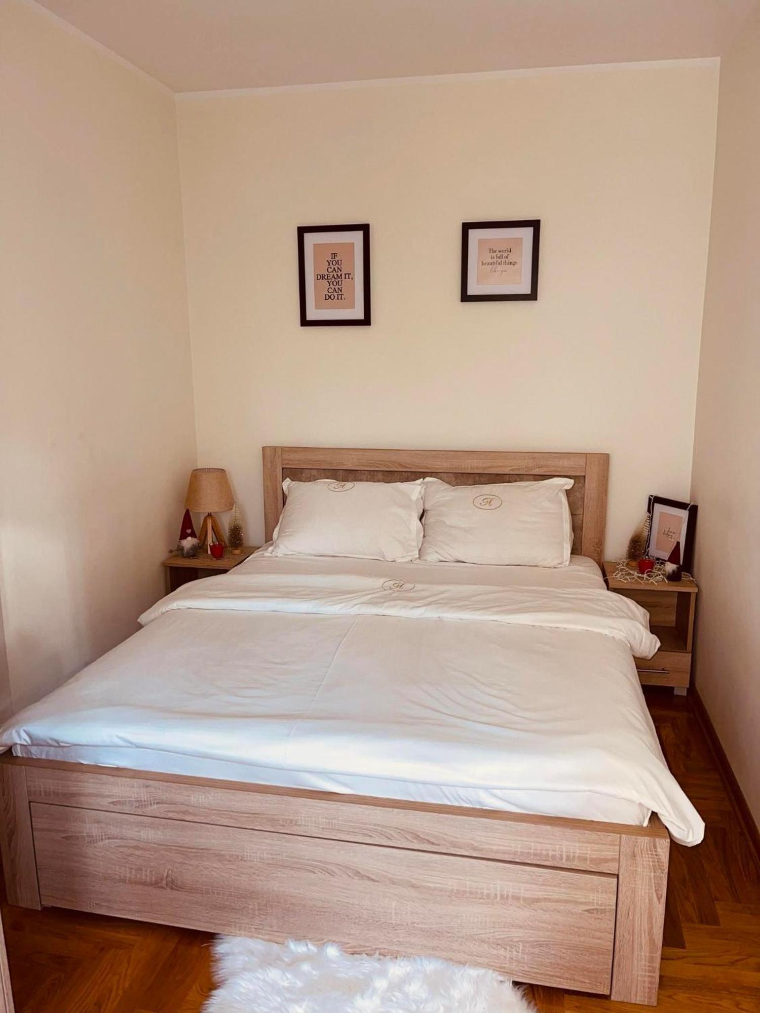 Aleksandar Apartment *